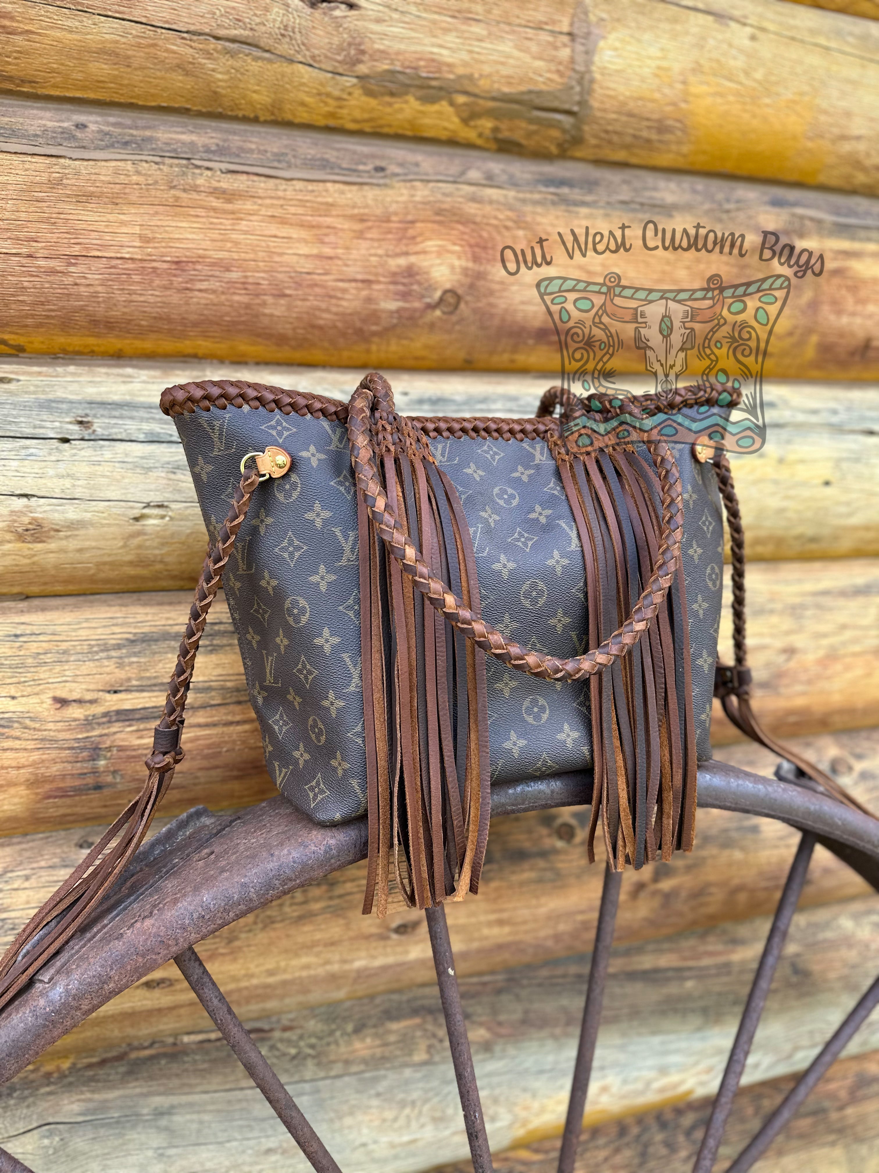 Bring your LV Neverfull back! Add a fun strap! 🤎 #lvneverfull