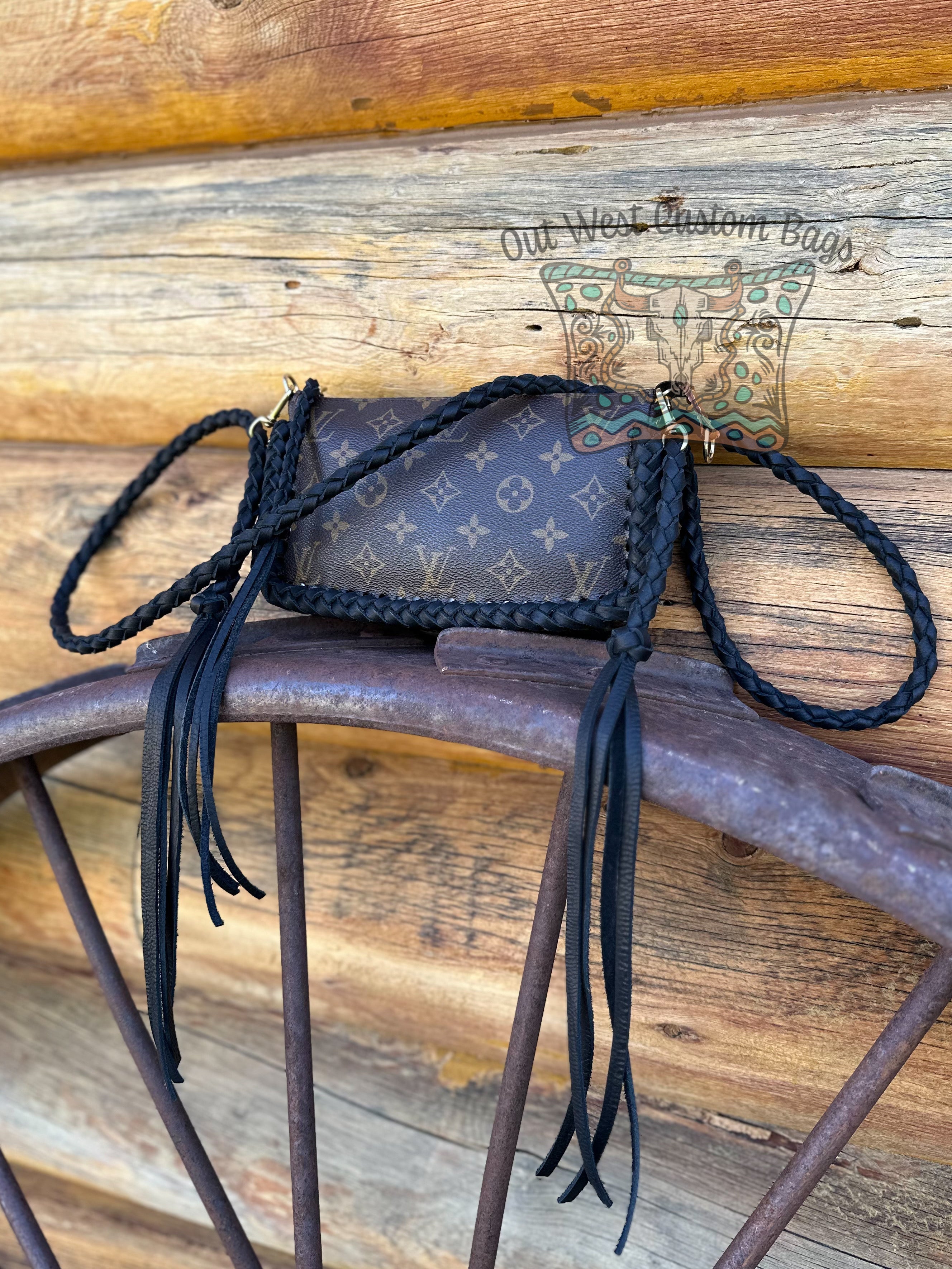 Out West Pochette Accessoires Fringeless Revamped Crossbody